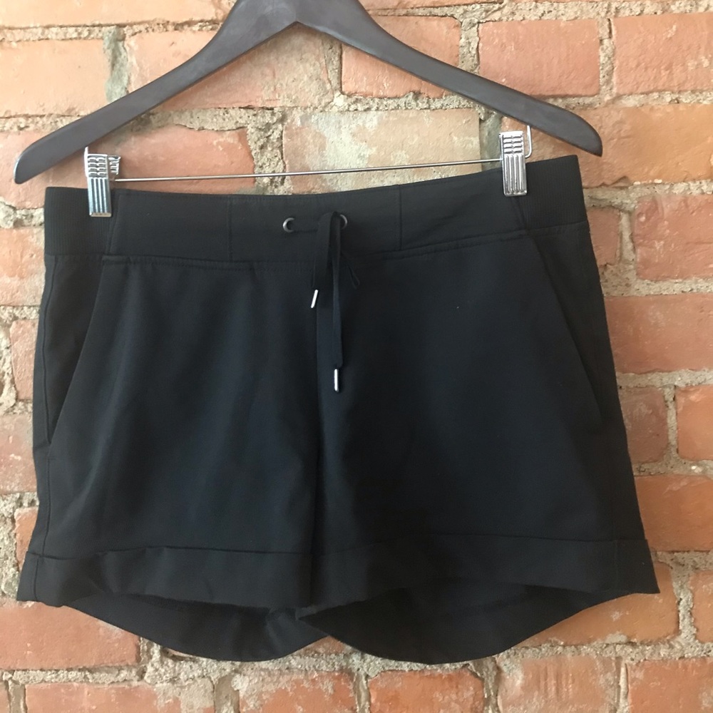 Athleta Brooklyn Short Size 8